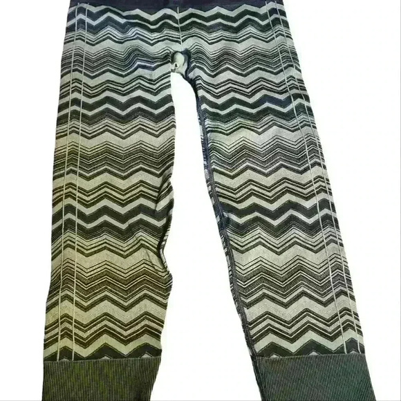 lululemon athletica Pants - Lululemon Ebb To Street Pant Heathered Fatigue Green Chevron Legging Size 10